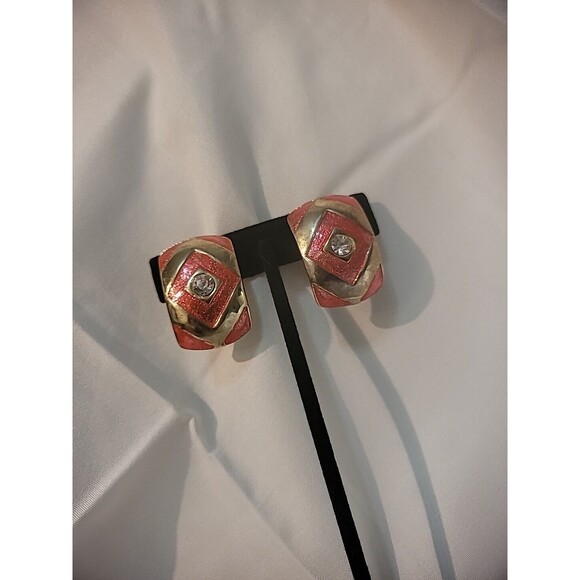 Vintage Womens Clip On Earrings Red Gold Tone Crystal Jewelry Costume - Picture 3 of 16